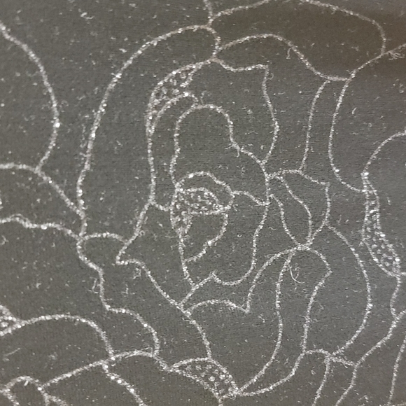 Notations black velour long sleeve with glitter rose design 1x - Picture 3 of 4